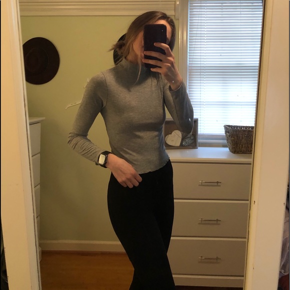 Olive & Rae turtleneck - Picture 3 of 4